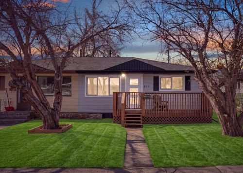 853 Northmount Dr Nw, Calgary, AB, T2L0A3 | Card Image