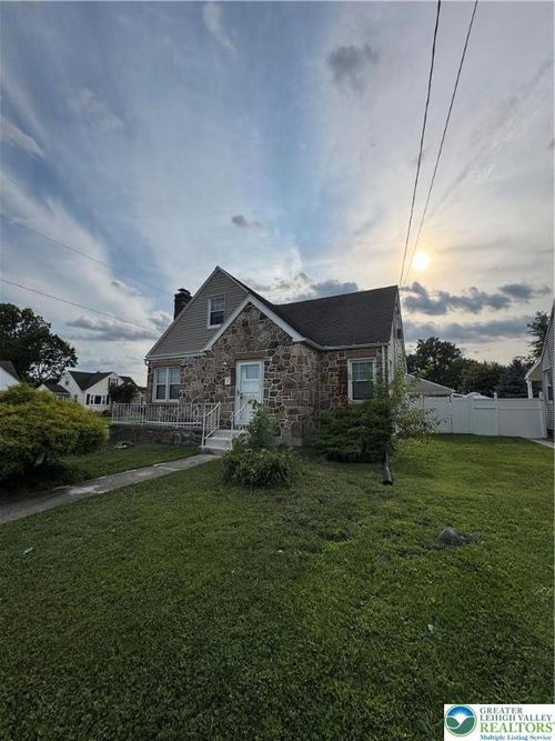 703 Keystone Ave, BETHLEHEM, PA, 18018-3227 | Card Image