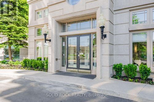 408-8 Covington Rd, North York, ON, M6A3E5 | Card Image