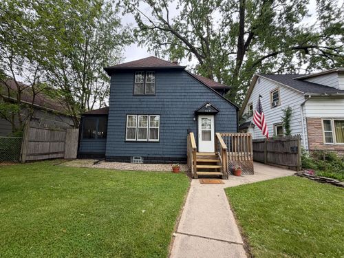 905 Bryant St, Kalamazoo, MI, 49001-7805 | Card Image