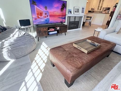 323-11645 Montana Ave, Los Angeles, CA, 90049-4656 | Card Image