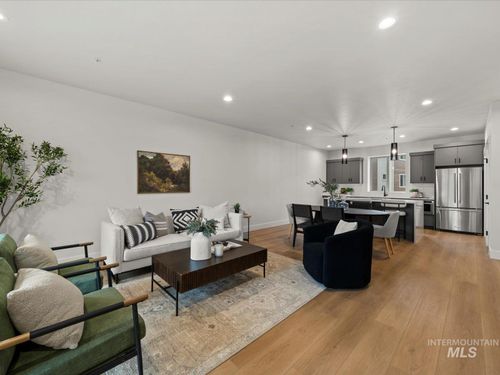 1707 S Federal Way, Boise, ID, 83705-3164 | Card Image