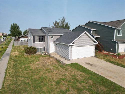 1866 12th St E, West Fargo, ND, 58078-4312 | Card Image