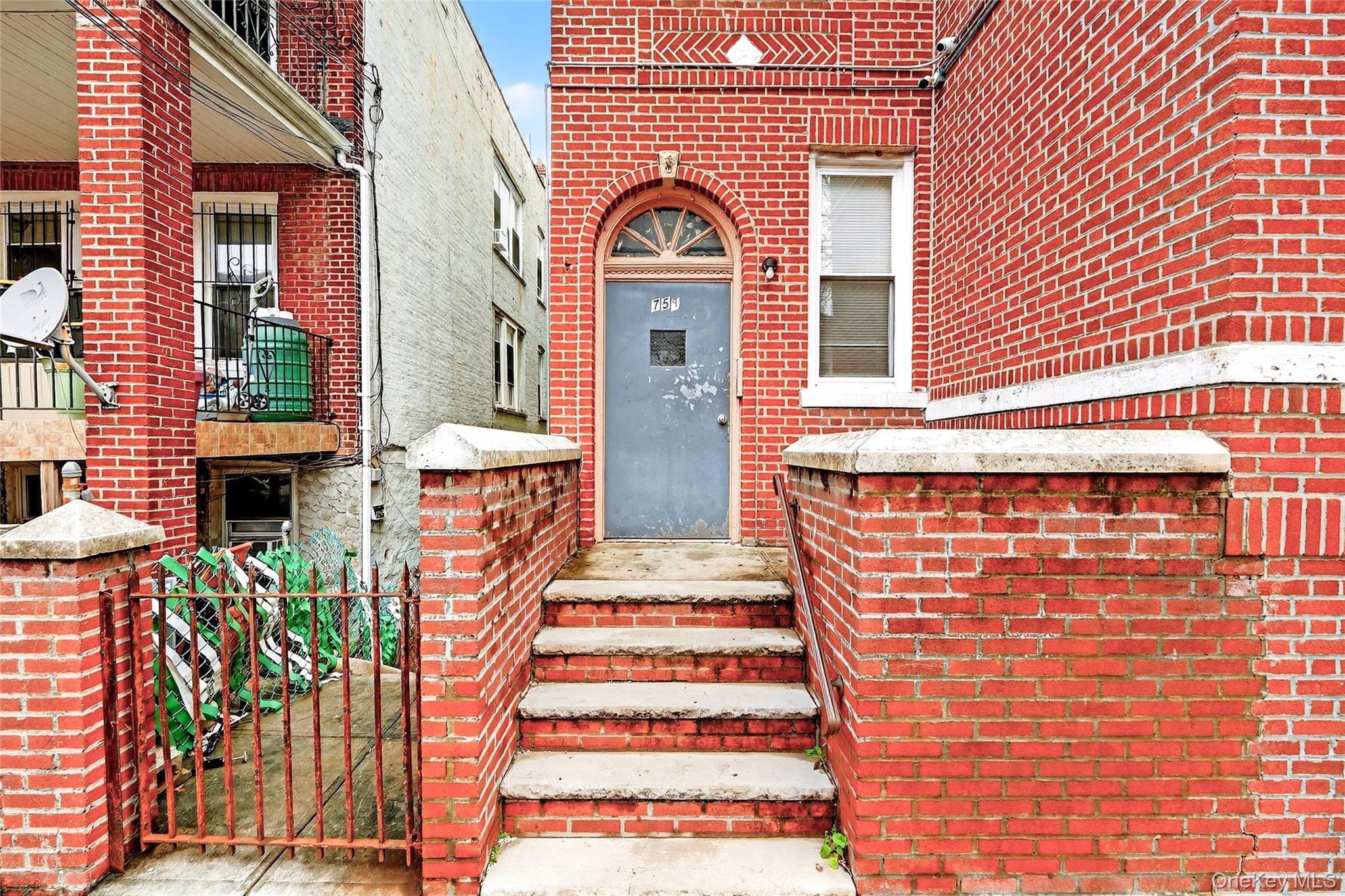 Commercial Sale in New York