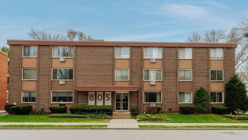 206-805 E Henry Clay Street, Whitefish Bay, WI, 53217 | Card Image