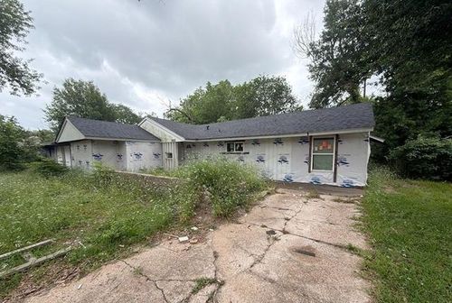 5822 Lyndhurst Dr, Houston, TX, 77033-2112 | Card Image
