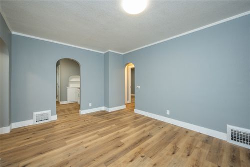 2609 Adams Avenue, Des Moines, IA, 50310 | Card Image