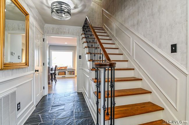 Foyer | Image 10