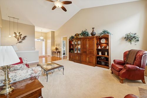 7647 Tipperary Trl, Fenton, MI, 48430-4801 | Card Image