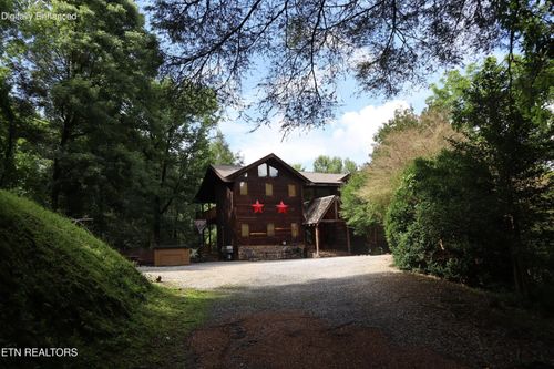 402 Laurel Ave, Gatlinburg, TN, 37738 | Card Image