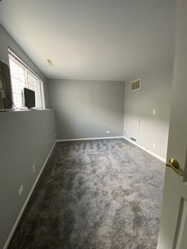 59 - 59 Treehouse Ln, Townhouse with 3 bedrooms, 2 bathrooms and 4 parking in Round Lake IL | Image 10