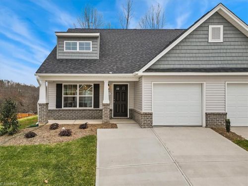 121 Park Ridge Dr, Elkin, NC, 28621-2962 | Card Image
