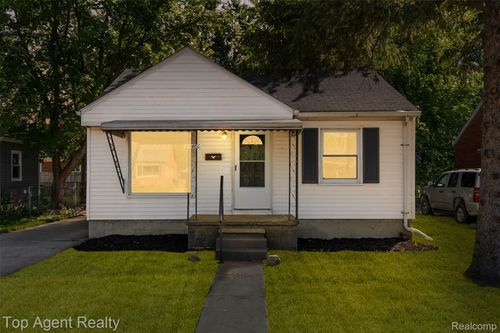 24460 Phlox Ave, Eastpointe, MI, 48021-1113 | Card Image