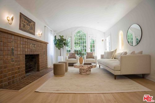 935 Venezia Avenue, Venice, CA, 90291 | Card Image