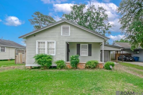 130 4th St, Port Allen, LA, 70767-2105 | Card Image