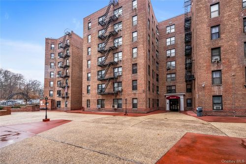 6u-83-75 Woodhaven Blvd, Woodhaven, NY, 11421-1526 | Card Image