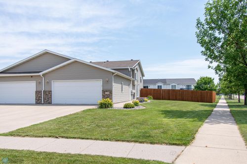 3590 Fillmore St S, Fargo, ND, 58104-7503 | Card Image