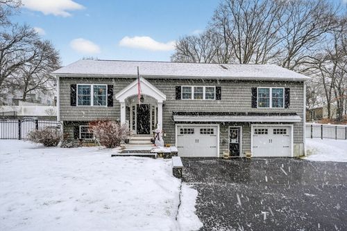 37 Tower St, Hudson, MA, 01749-1738 | Card Image