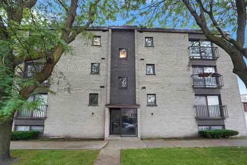 apt-3n-5200 N Rockwell St, Chicago, IL, 60625-3334 | Card Image