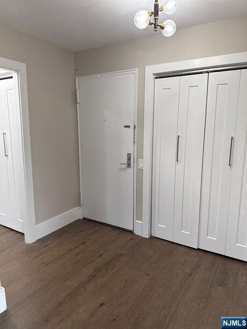 2400 Hudson Ter, Fort Lee, NJ, 07024-3520 | Card Image