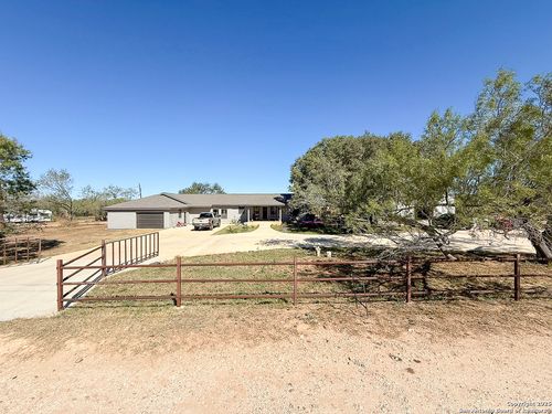 200 Pr 6631, Devine, TX, 78016 | Card Image