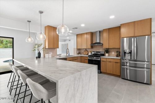 3926 E Laurel Ln, Phoenix, AZ, 85028-1407 | Card Image