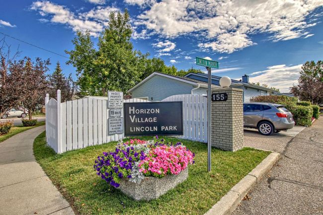 116 Lincoln Manor Sw, Home with 2 bedrooms, 2 bathrooms and 2 parking in Calgary AB | Image 2
