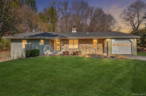 123 Fleury Rd, Pine Bush, NY, 12566-6202 | Card Image