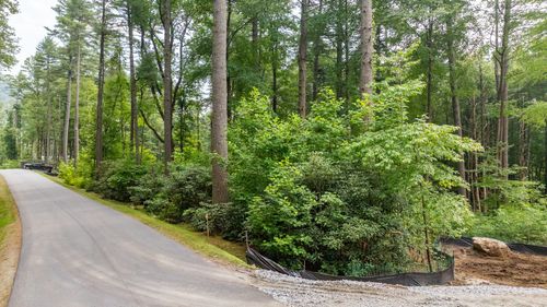 83 Flagstone Rd, Cashiers, NC, 28717 | Card Image