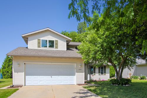 1551 Woodruff Way, Hartford, WI, 53027-2744 | Card Image
