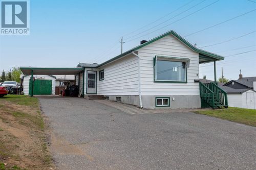 10 Velva Ave, Thunder Bay, ON, P7A6N5 | Card Image