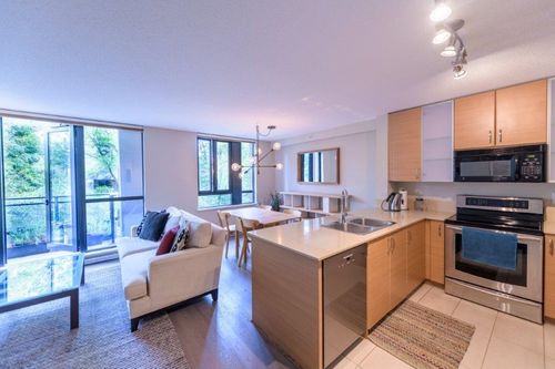 302-909 Mainland St, Vancouver, BC, V6B1S3 | Card Image