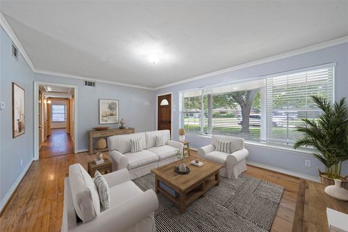 302 Easton Rd, Dallas, TX, 75218-1009 | Card Image