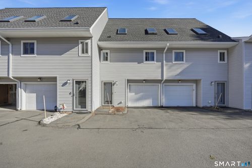 19-19 Chelsea Ln, East Granby, CT, 06026-9635 | Card Image