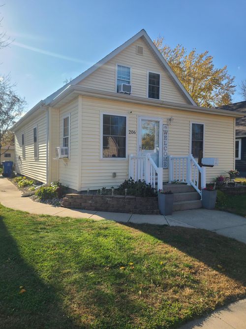 206 8th St W, Canby, MN, 56220-1034 | Card Image