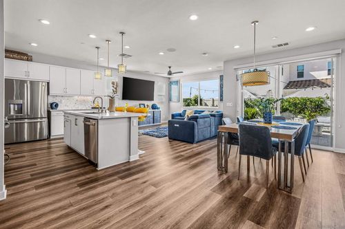 27762 Heritage Ln, Valley Center, CA, 92082-6961 | Card Image