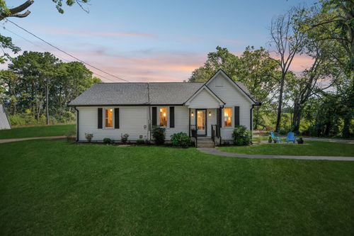 3826 Old Coopertown Rd, Springfield, TN, 37172-5657 | Card Image