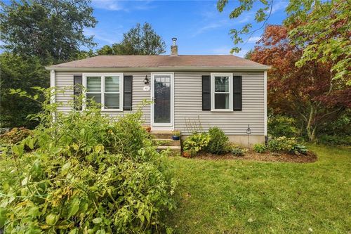 87 Potowomut Rd, East Greenwich, RI, 02818-4533 | Card Image
