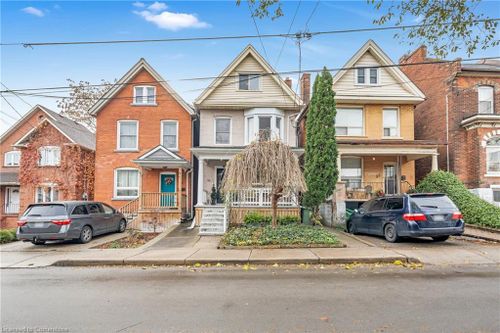 93 Peter St, Hamilton, ON, L8R1T5 | Card Image