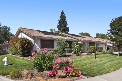 8951 Lansdowne Ct, Elk Grove, CA, 95624-2619 | Card Image