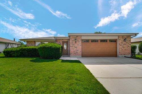 2042 Spring Ridge Dr, Arlington Heights, IL, 60004-1222 | Card Image