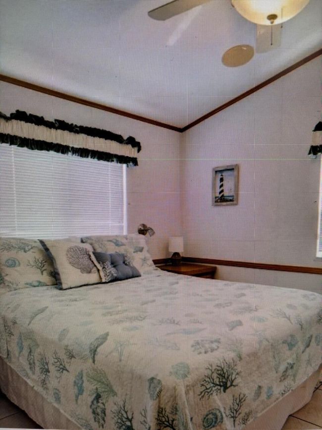 232Bedroom | Image 9