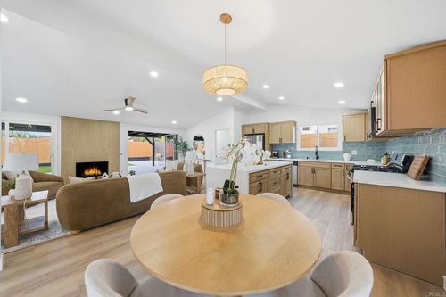 2828 Mission Village Dr, San Diego, CA, 92123-3210 | Card Image