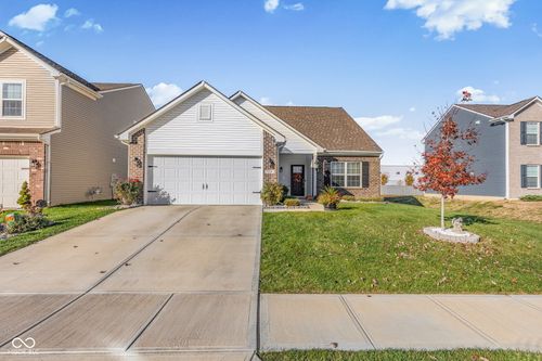 5206 Bramwell Ln, Whitestown, IN, 46075-4566 | Card Image