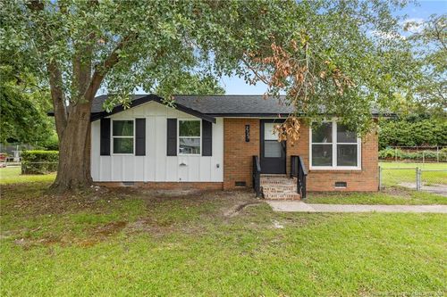 2720 Edwards Ave, Spring Lake, NC, 28390-1724 | Card Image