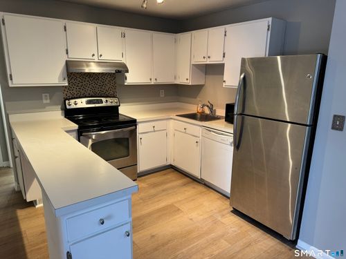 2202-2202 Harbor View Dr, Rocky Hill, CT, 06067-1546 | Card Image