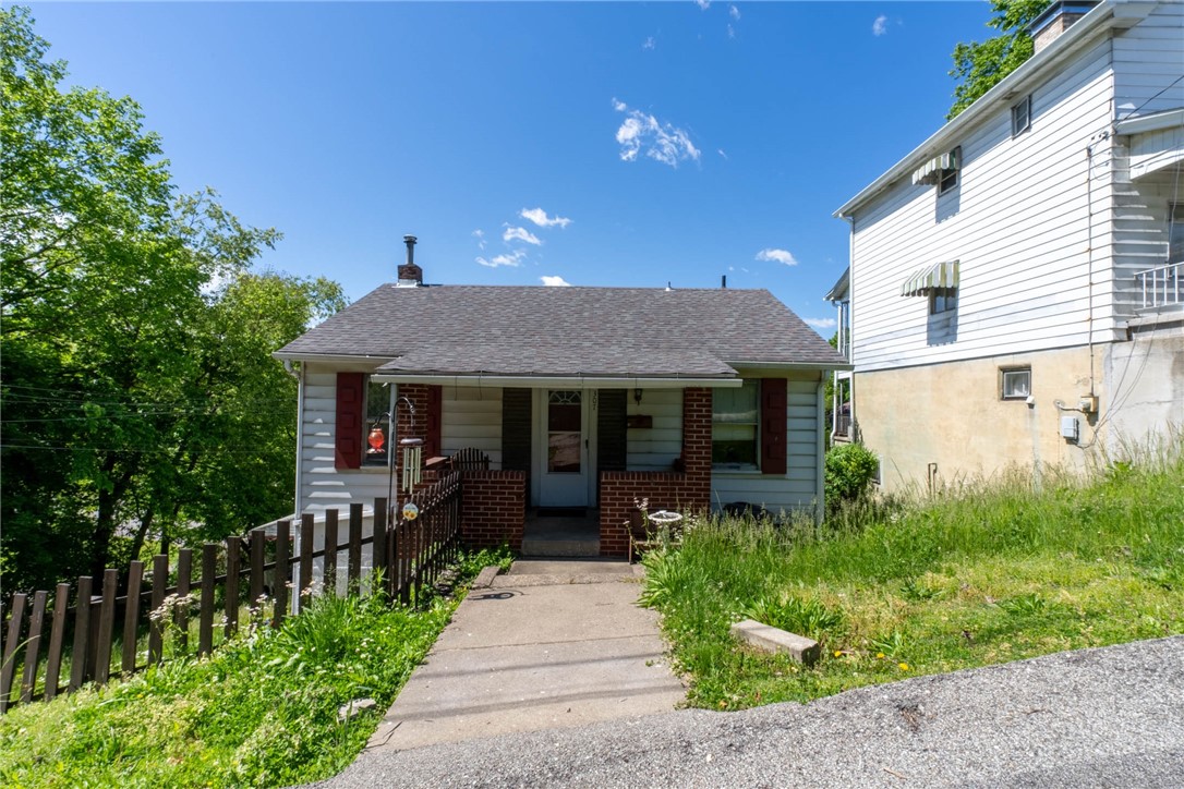 Residential in Clairton 3