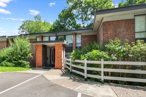 apt-43-160 Fairfield Woods Rd, Fairfield, CT, 06825-3344 | Card Image