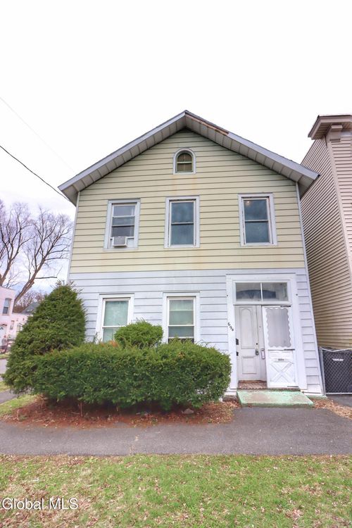 694 4th Ave, Troy, NY, 12182-2322 | Card Image