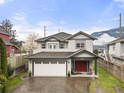 38131 Harbour View Pl, Squamish, BC, V8B0J3 | Card Image